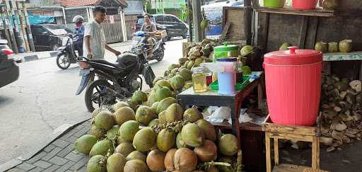 Es Kelapa Nusantara Beji Depok 2