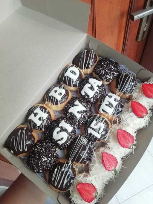 Chiecy Donat & Cake 1