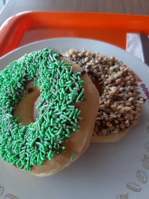 Dunkin' Donuts 6