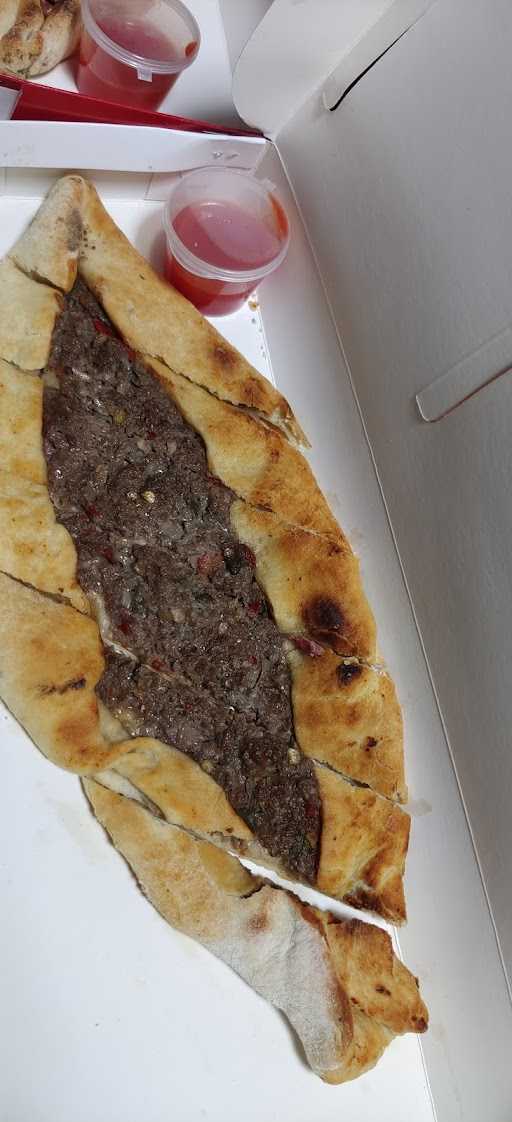 Pide Turkish Pizza Beji Depok 3