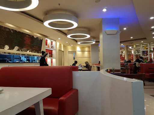 Pizza Hut Restoran 8