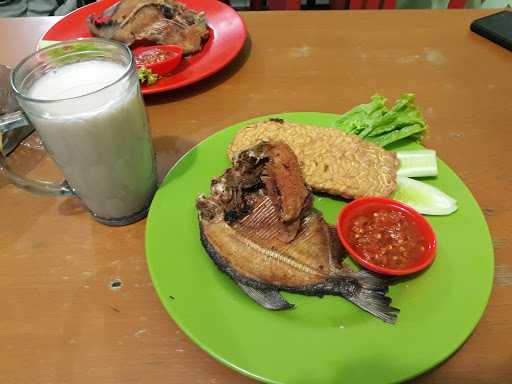 Warung Ayam Penyet Bu Ani 5