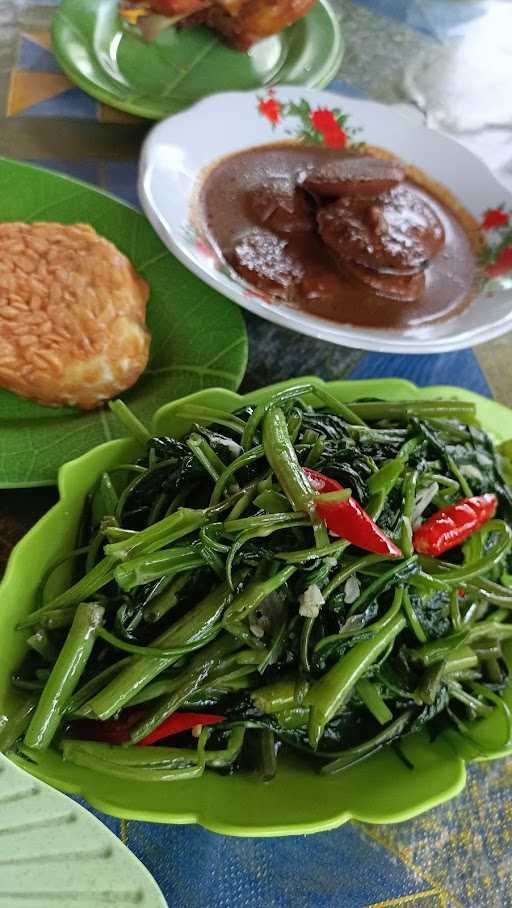 Warung Makan Betawi Ngoempoel 3