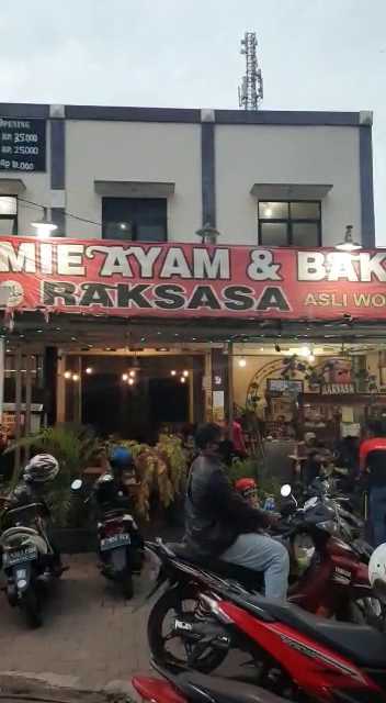 Mie Ayam & Bakso Raksasa 9