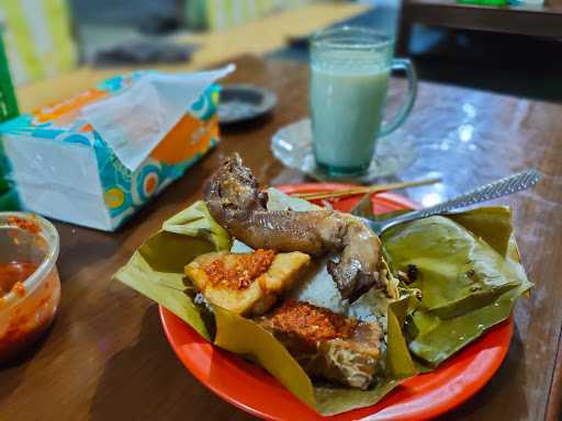 Angkringan Nasi Kucing Gus Rowi 7