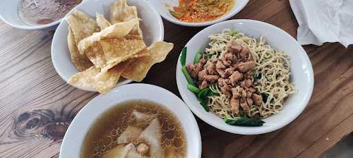 Mie Cabe Gerus 1