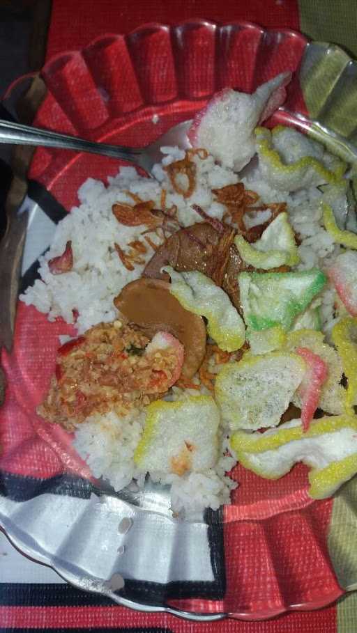 Warung Dewi ( Nasi Uduk + Gemplong) 2