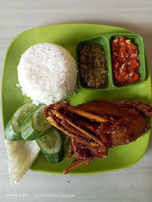 Warung Lesehan Ayam Kremes Ambyar 10