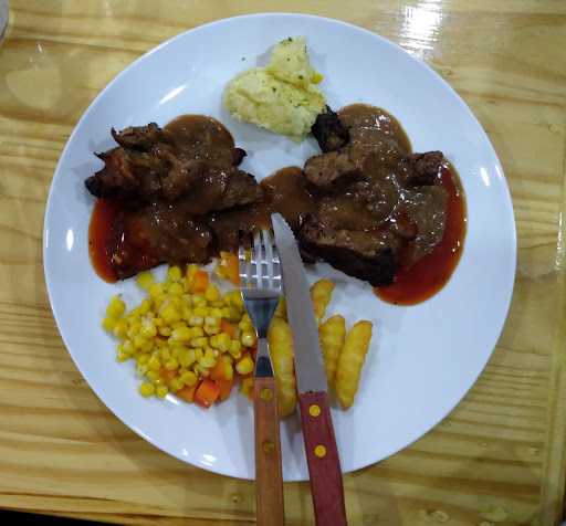 Yumy Steak Pekayon By Lega Hati 2