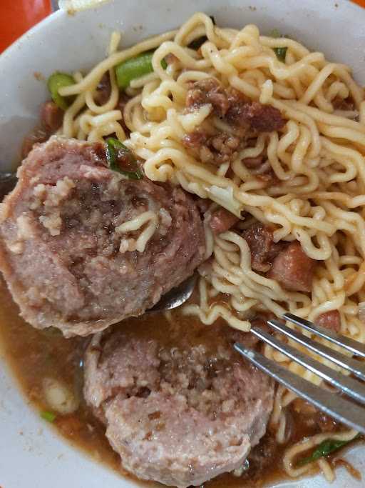 Bakso & Mie Ayam Raksasa 2