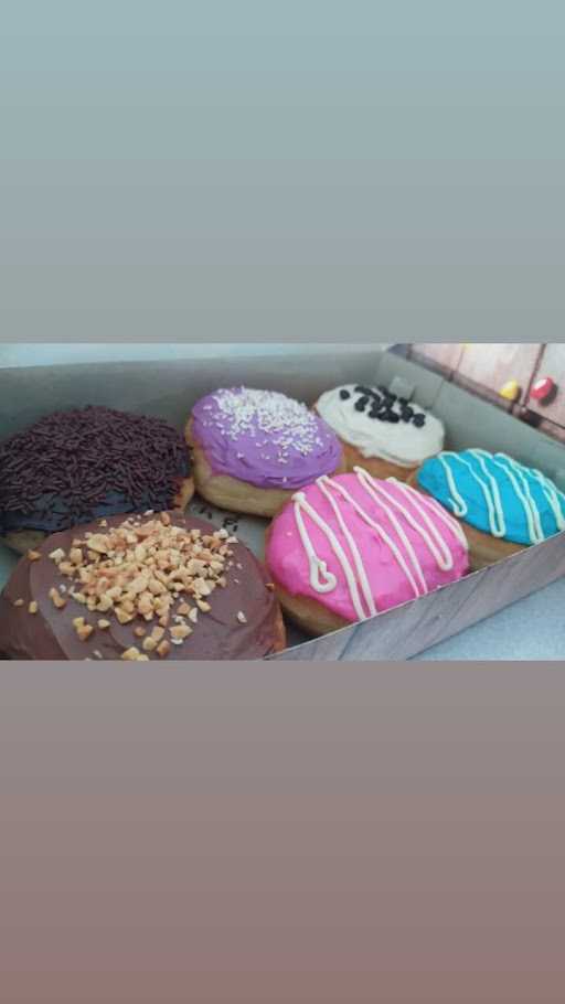 Mabira Donut & Cake 7