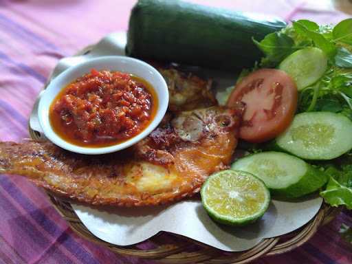 Warung Dua Dara 10