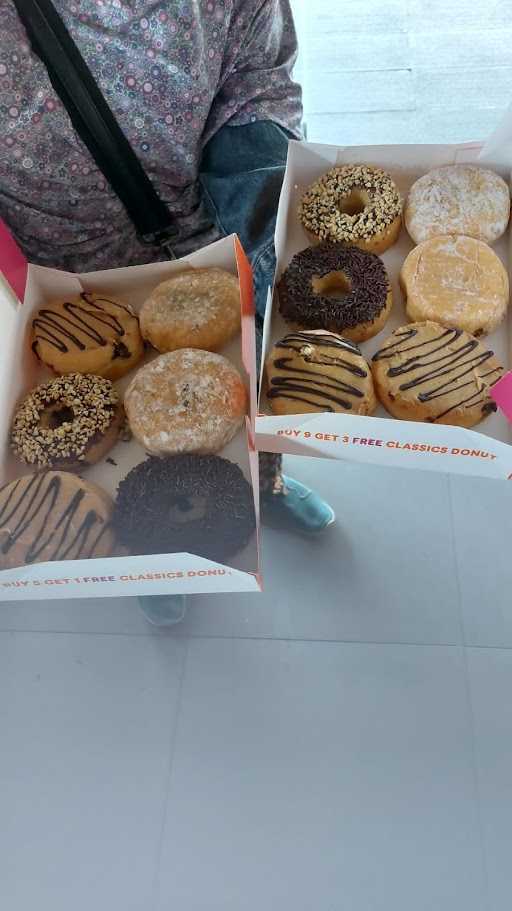 Dunkin Donut’S Golden City Bekasi 3