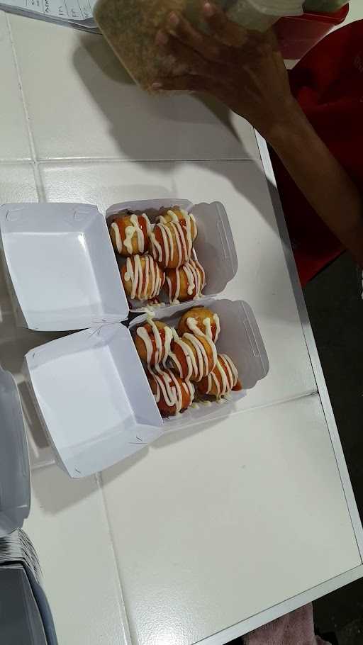 Uwie Takoyaki 1