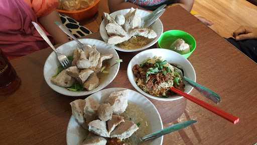 Bakso Raksasa 1