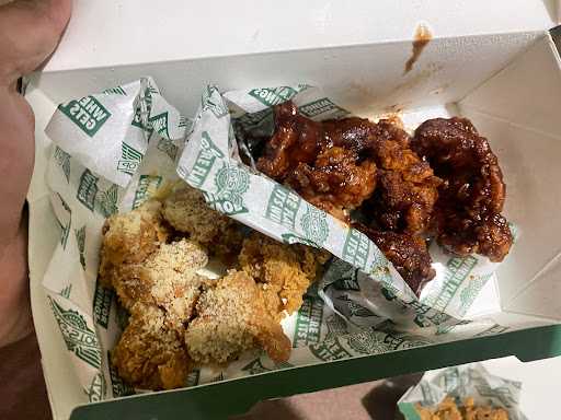 Wingstop Summarecon Mall Bekasi 8