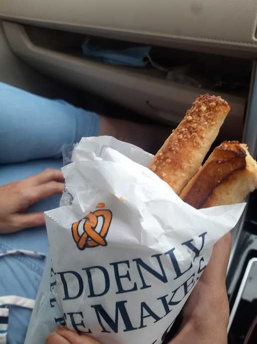 Auntie Anne’S - Bandar Udara Internasional Soekarno–Hatta (Terminal 3 Departure) 8