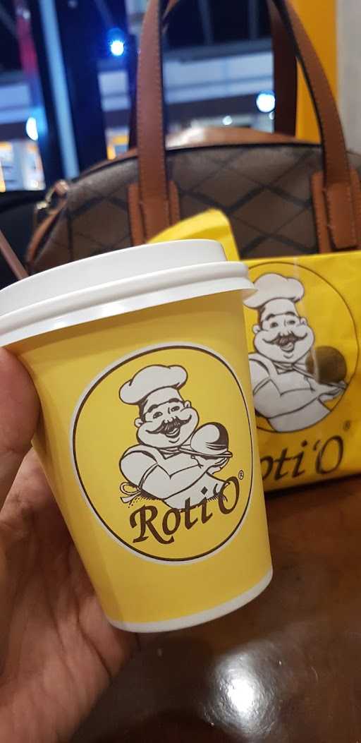 Roti'O - Bandar Udara Internasional Soekarno-Hatta Jakarta 3