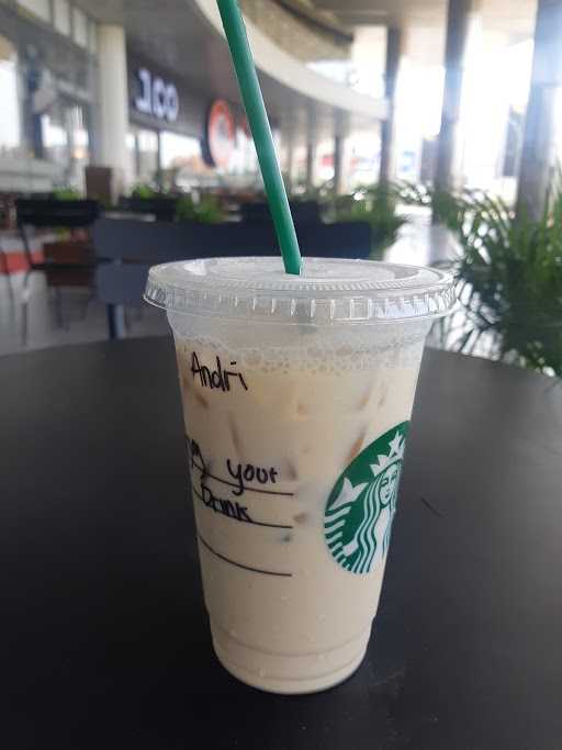 Starbucks Airporthub 4