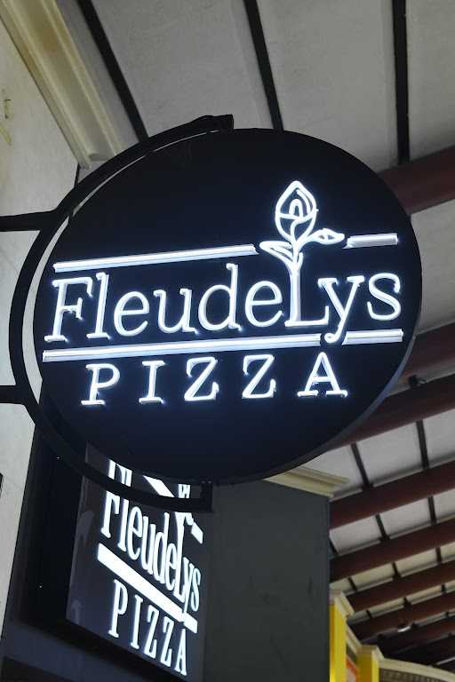 Fleudelys Pizza 6