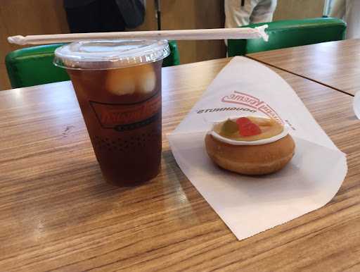 Krispy Kreme Cafe Terminal 3 8