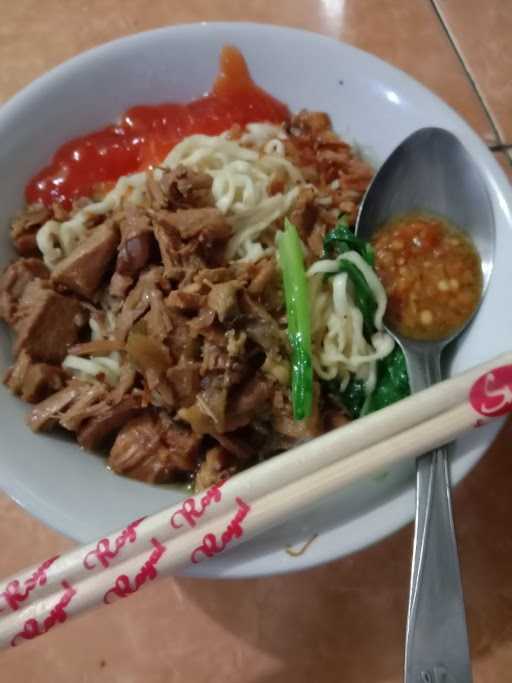 Mie Ayam Bakso & Soto Daging Wisma Asrijurumudi 7