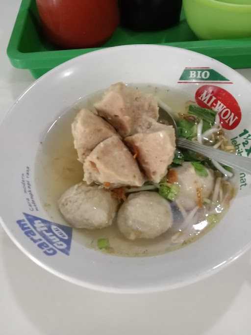 Mie Ayam Bakso & Soto Daging Wisma Asrijurumudi 8