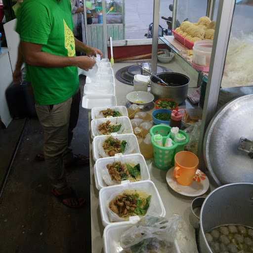 Bakso & Ayam Penyet Putra Jogja 3