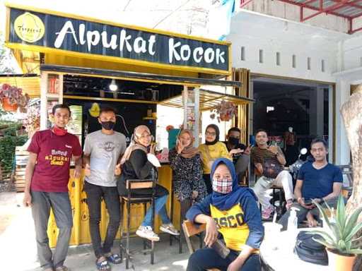 Tropiical Spesialis Alpukat Kocok Pusat 6