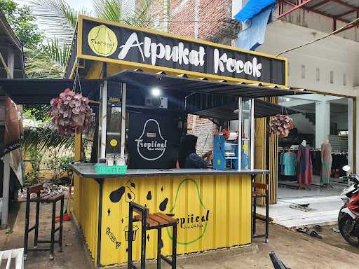 Tropiical Spesialis Alpukat Kocok Pusat 7