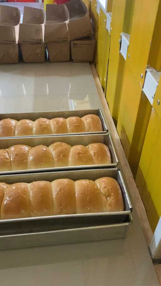 Roti Gembong Pinggiran Hasanuddin Binjai 6