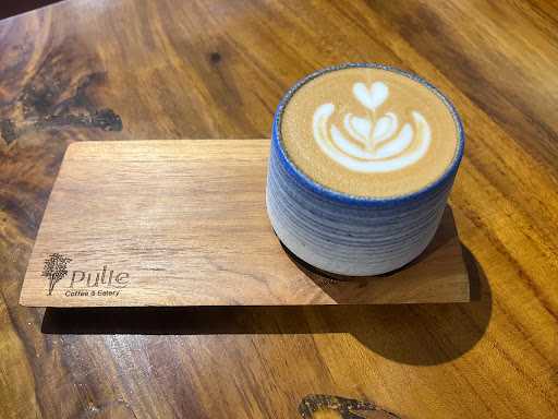 Pulle Coffee & Eatery 5