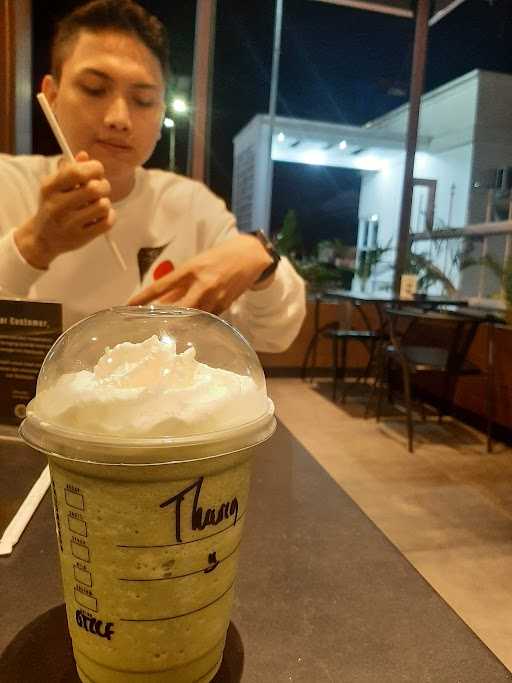 Starbucks - Binjai 3