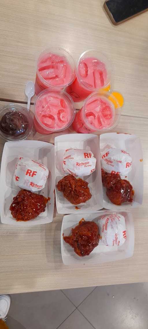 Richeese Factory Binjai 6