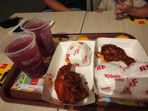 Richeese Factory Binjai 4