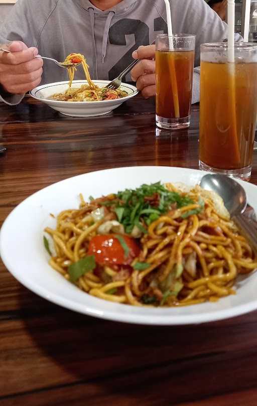 Javanese Noodle Soup Mr. Oman 6