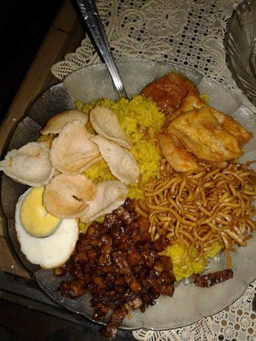 Nasi Kuning Begadang Tanta Raba 1