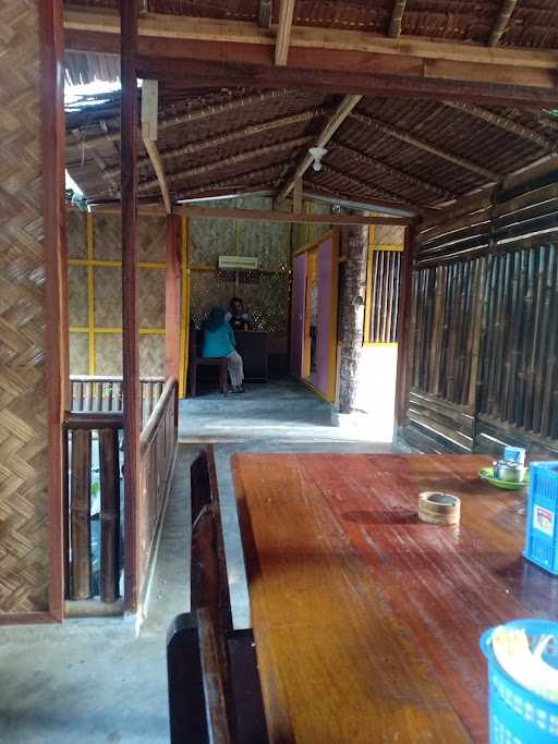 Pondok Bambu Merak Jingga 7