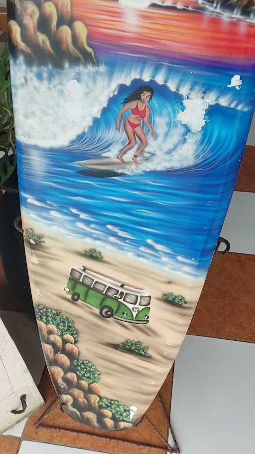 Surfing Bar 2