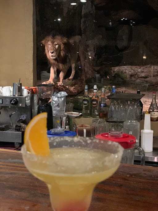 Tsavo Lion Restaurant 2