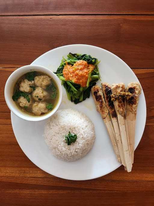 Warung Budi Pantai Lebih Gianyar 1