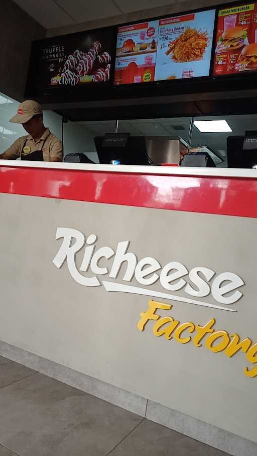 Richeese Factory Ciomas 7