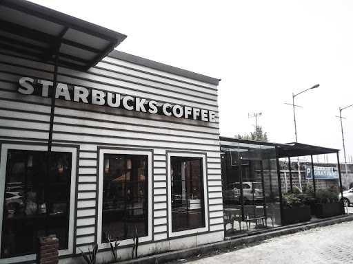 Starbucks Coffee Pahlawan 1