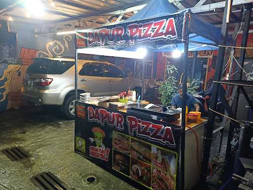 Dapur Pizza & Roti John 7