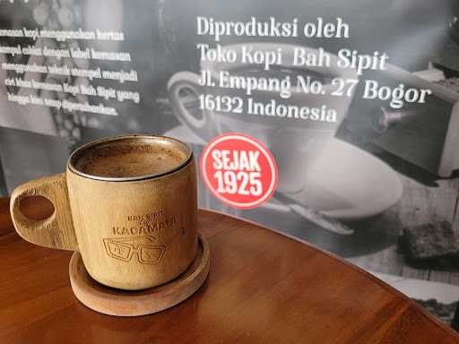 Kopi Bah Sipit Cap Kacamata 1