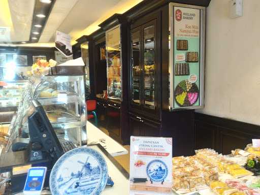 Holland Bakery Bogor 4