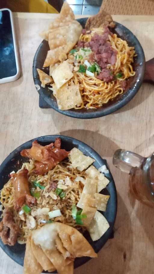 Mie Bakar Tiga Naga 9