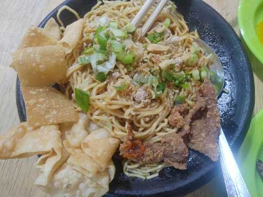 Mie Bakar Tiga Naga 8