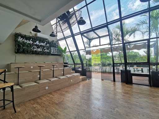 Ruang - Eatery, Coworking & Event Space 9