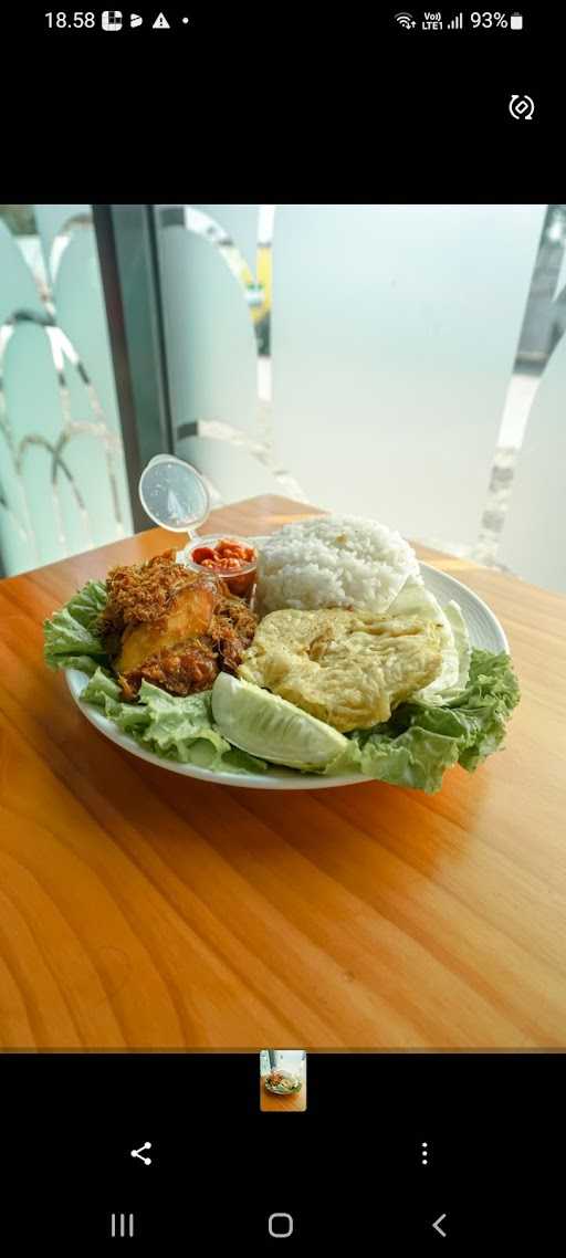 Salad Buah & Ayam Oyen Servia 8